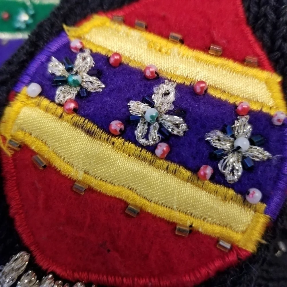 {S} Christmas Ornaments Sweater Vest Beaded Embroidered Holiday Season - Picture 4 of 13